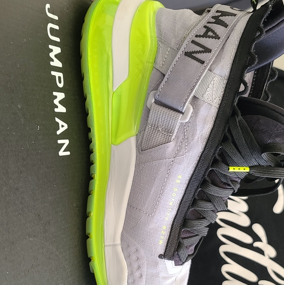 Jordan React - Picture 2 of 9